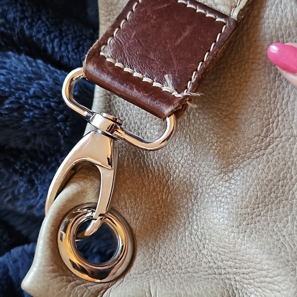Roots Vintage Leather Messanger Bag - Picture 8 of 10